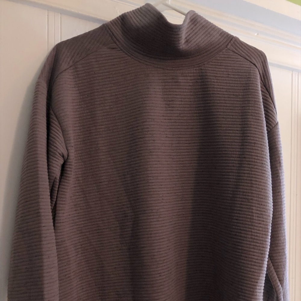 EUC. Rbx Mock Neck Top
